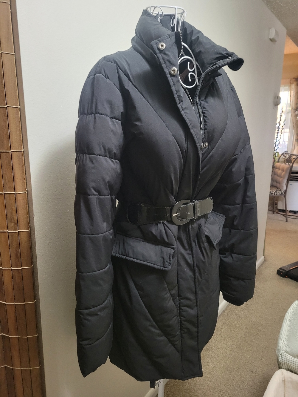 Womans Jacket - Picture 2 of 7